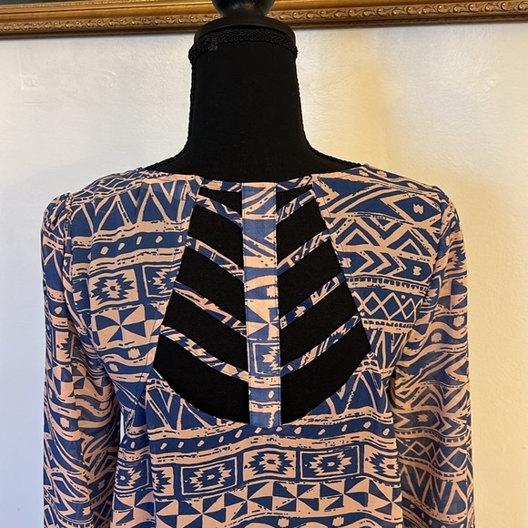 Blu Pepper Sheer Aztec Blouse, Sz. S. - Picture 7 of 10